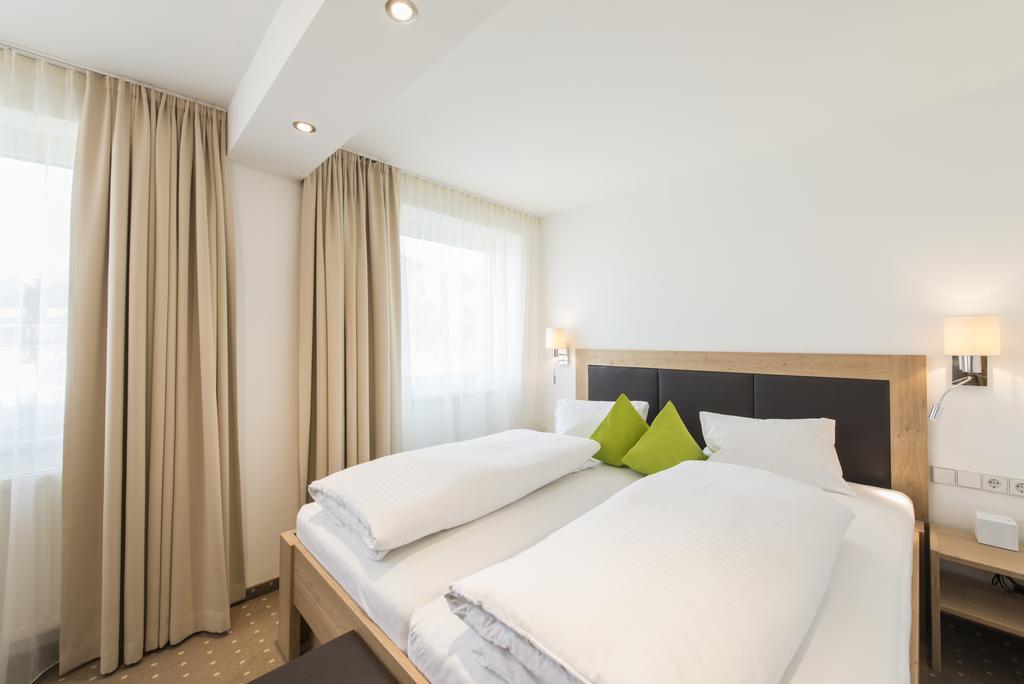 Apartment Paula Seefeld in Tirol Kamer foto